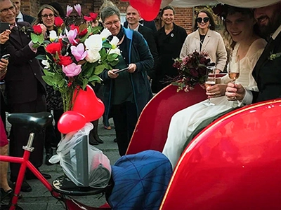 Price and info for ordering a rickshaw in Copenhagen for wedding tour.